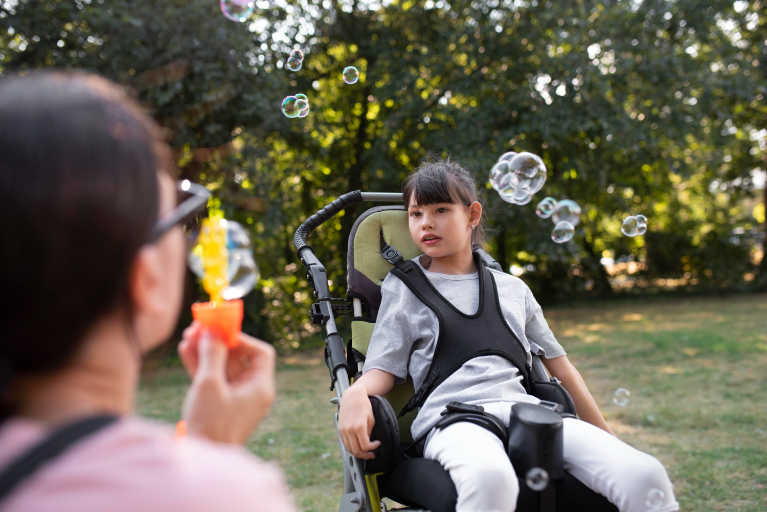 How Special Needs Trusts Work With Wills and Living Trusts
