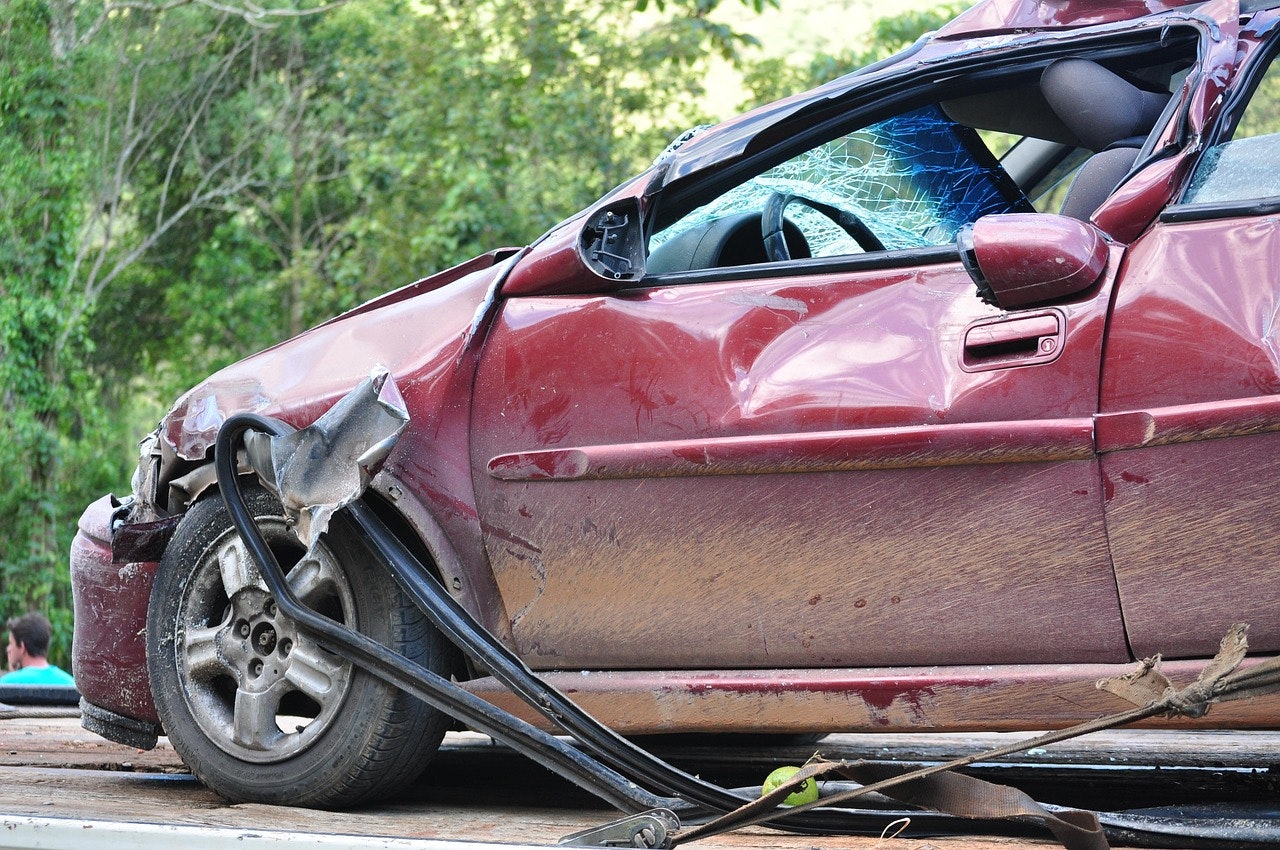 Common distractions that can lead to a car crash
