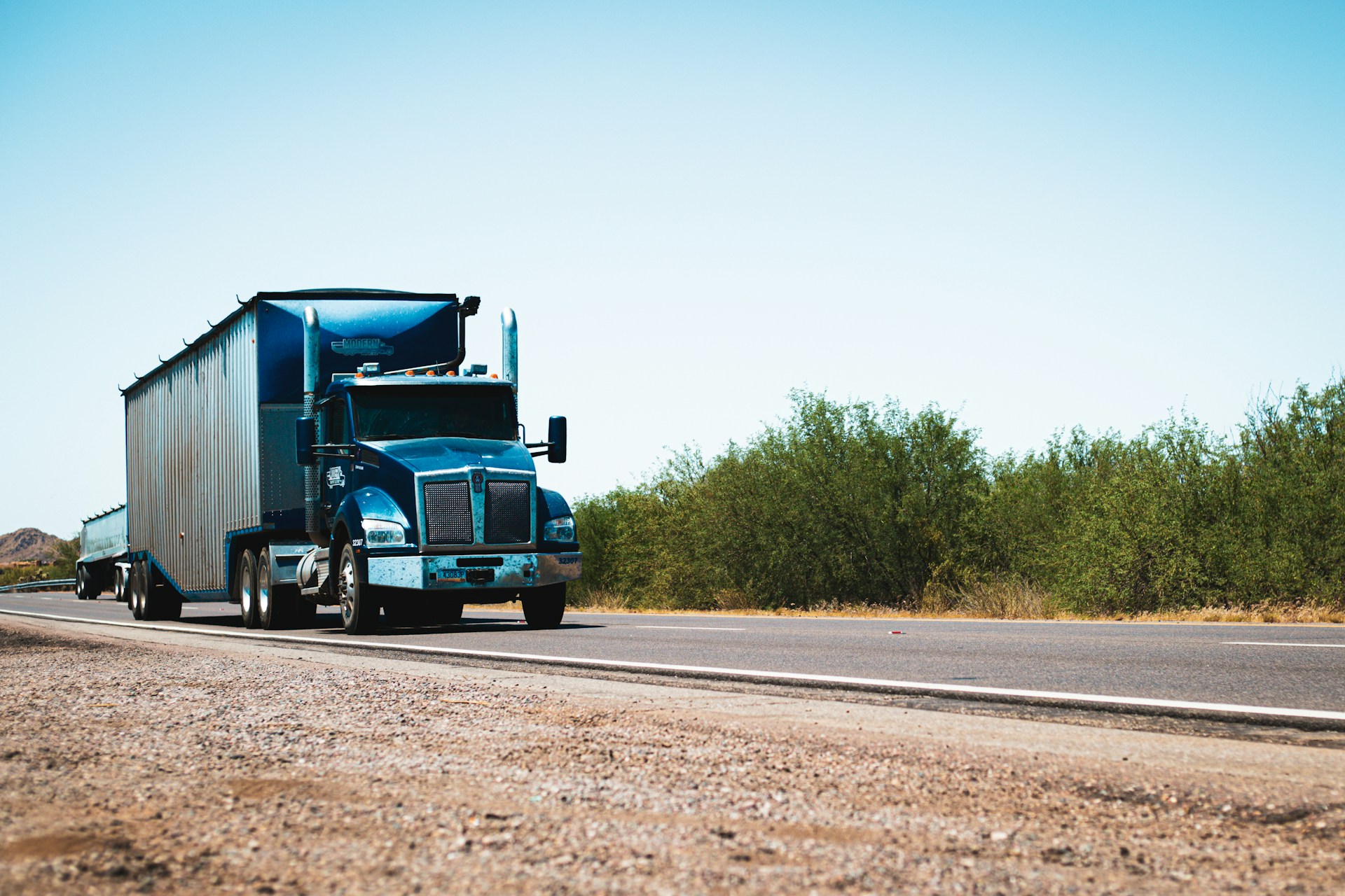 California & Federal Trucking Insurance Requirements: What Inland Empire Truckers Need to Know
