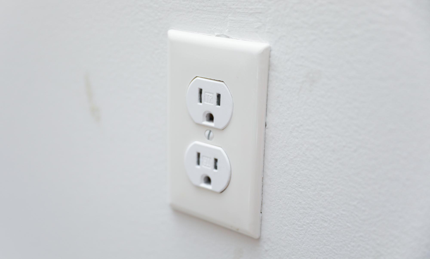 Safely Upgrading Outlets in Older Homes
