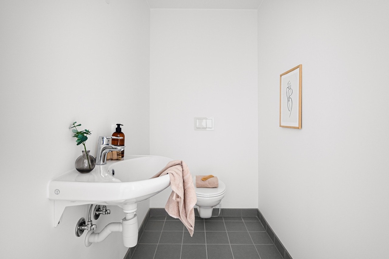 water-heater-leaking-from-the-bottom--is-it-an-emergency-