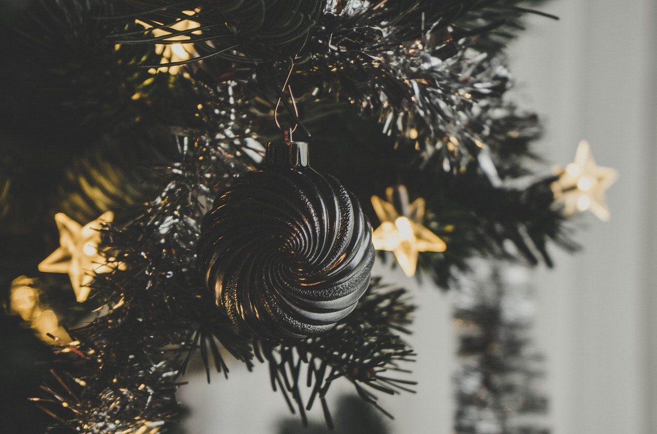 Twas The Risky Night Before Christmas: A Christmas Insurance Story