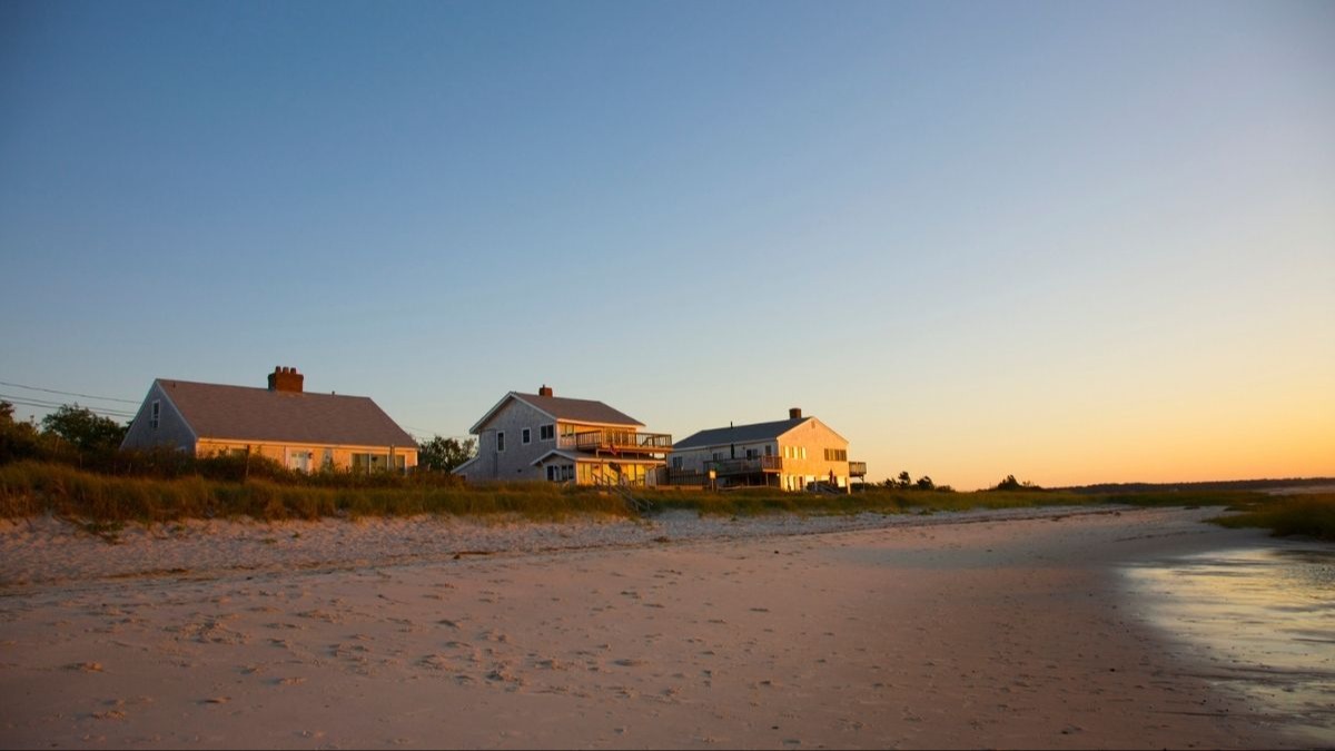 Is It Smarter to Buy or Rent a Second Home?