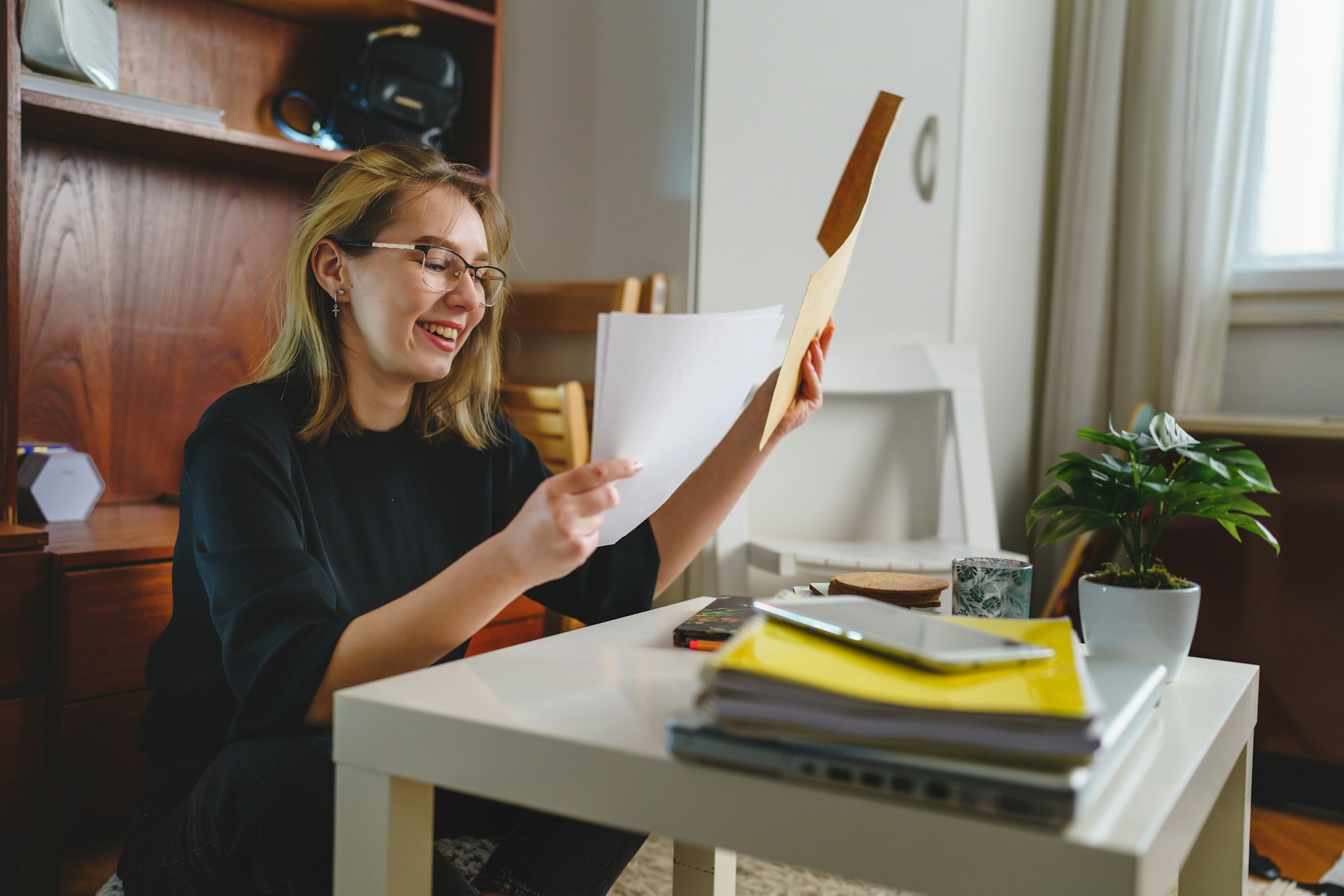 How to Volunteer as a Grader for Bible Correspondence Courses
