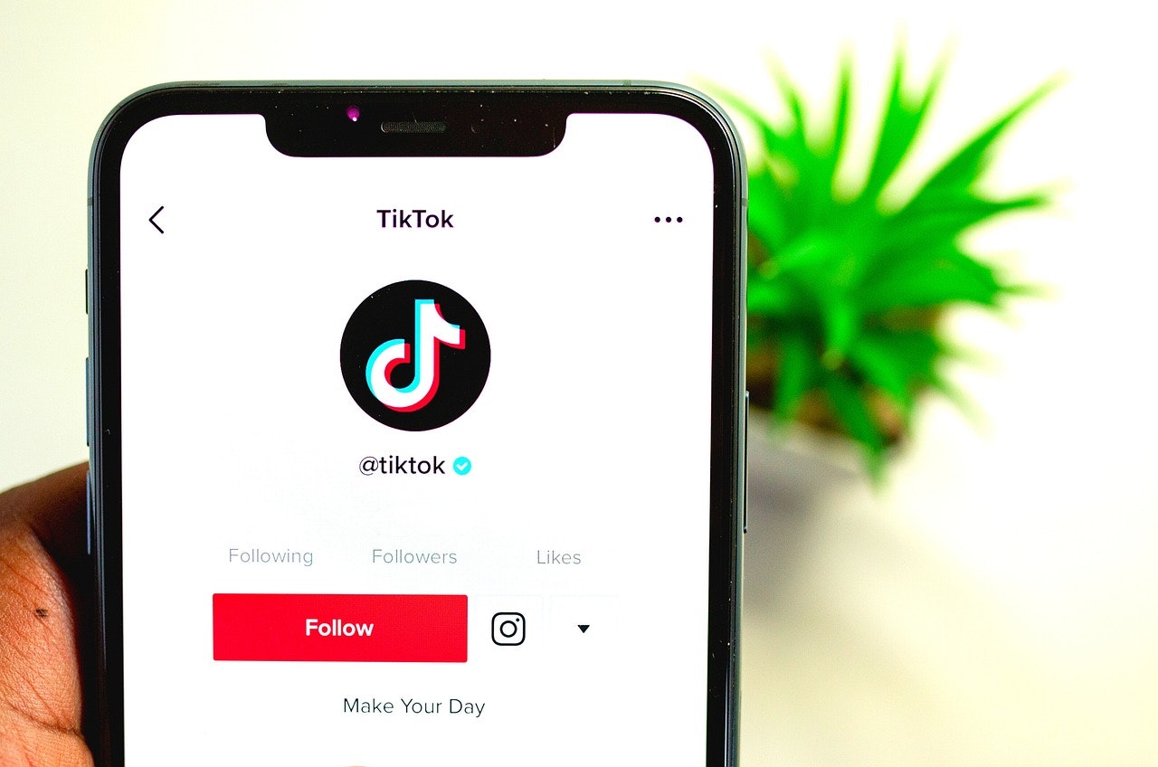When Divorce Goes Digital: Fighting Over TikTok, Instagram, and YouTube