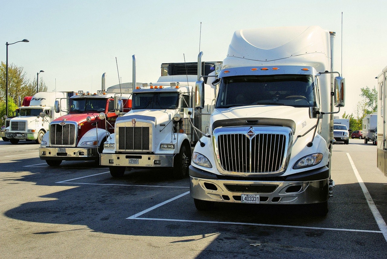 Auto vs. Truck Accidents: How Legal Strategies Differ in Serious Louisiana Collisions