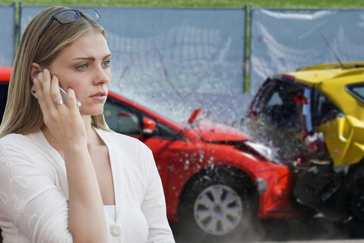 What to Do After a Car Accident and When to Call an Injury Attorney
