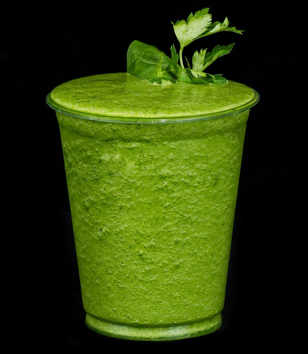 A Simple & Refreshing Green Smoothie to Jump‑Start Your Day
