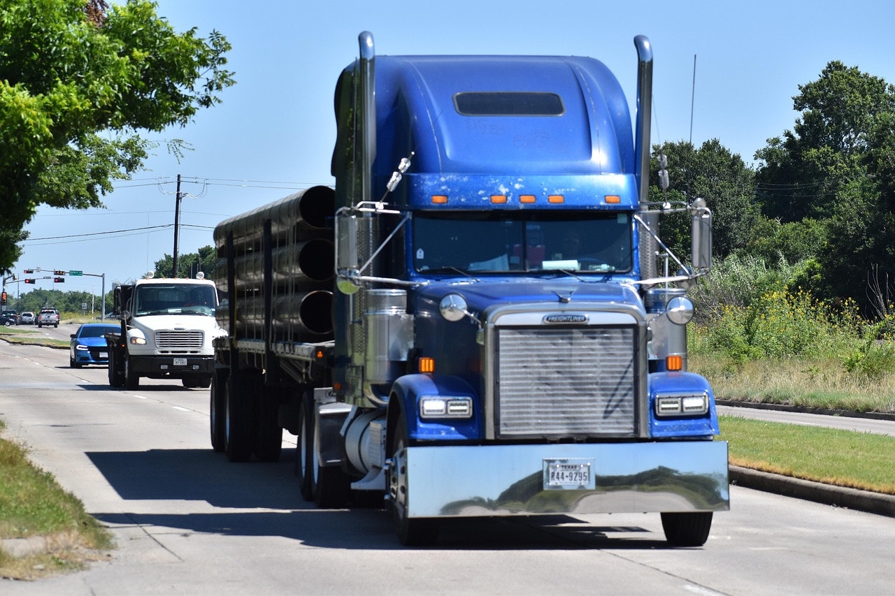 Why Dallas Truck Accident Claims Demand Specialized Counsel