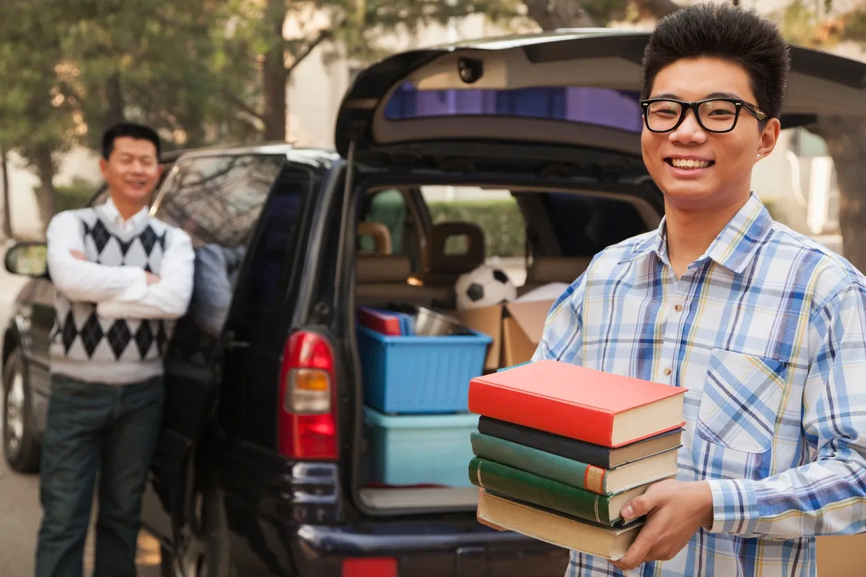 The Four Documents Every College Freshman Should Have Before Move