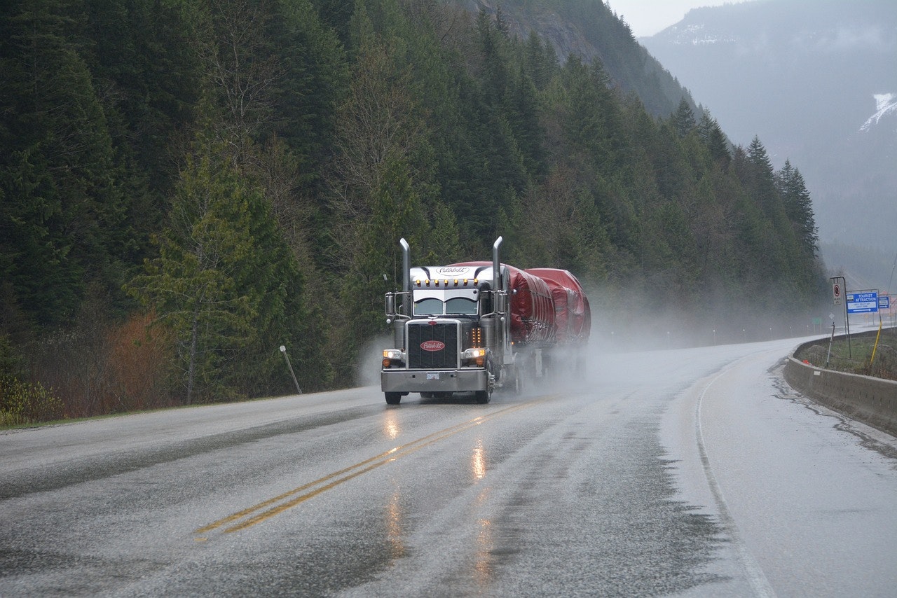 How Semi Truck Accidents Differ from Car Accidents