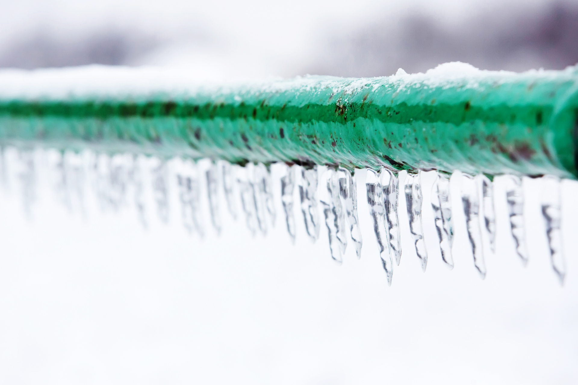 How to Identify and Thaw Frozen Pipes