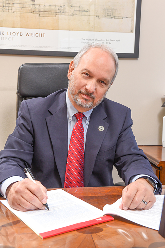 Spotting Red Flags in Real Estate Contracts