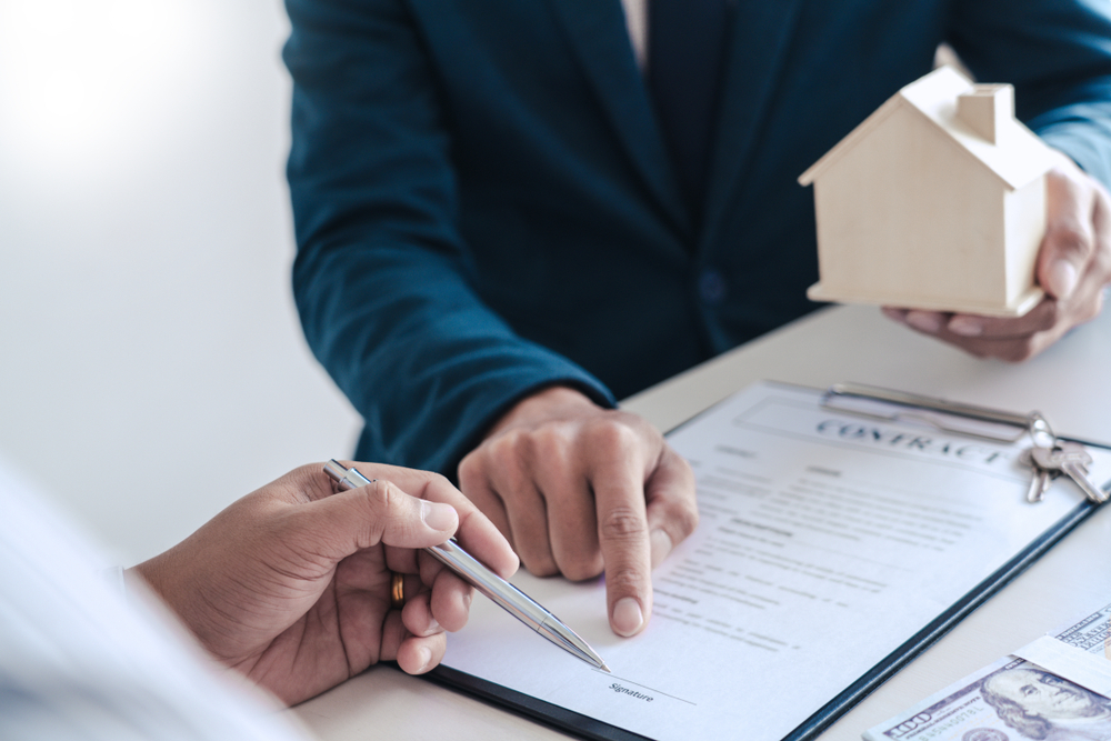 Most Common Real Estate Mistakes When It Comes to Contracts