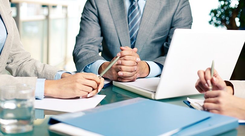 Should I Call an Insurance Agent or Shop for Insurance Online?