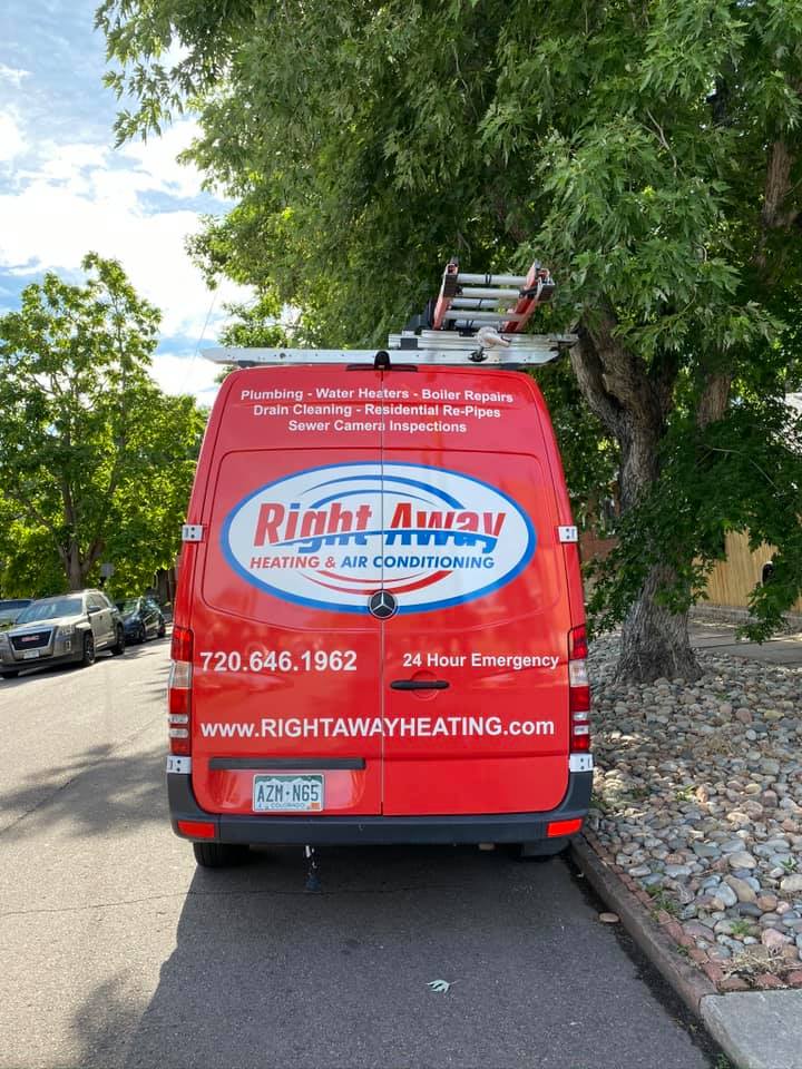 A bunch of hot air balloons are flying in the sky