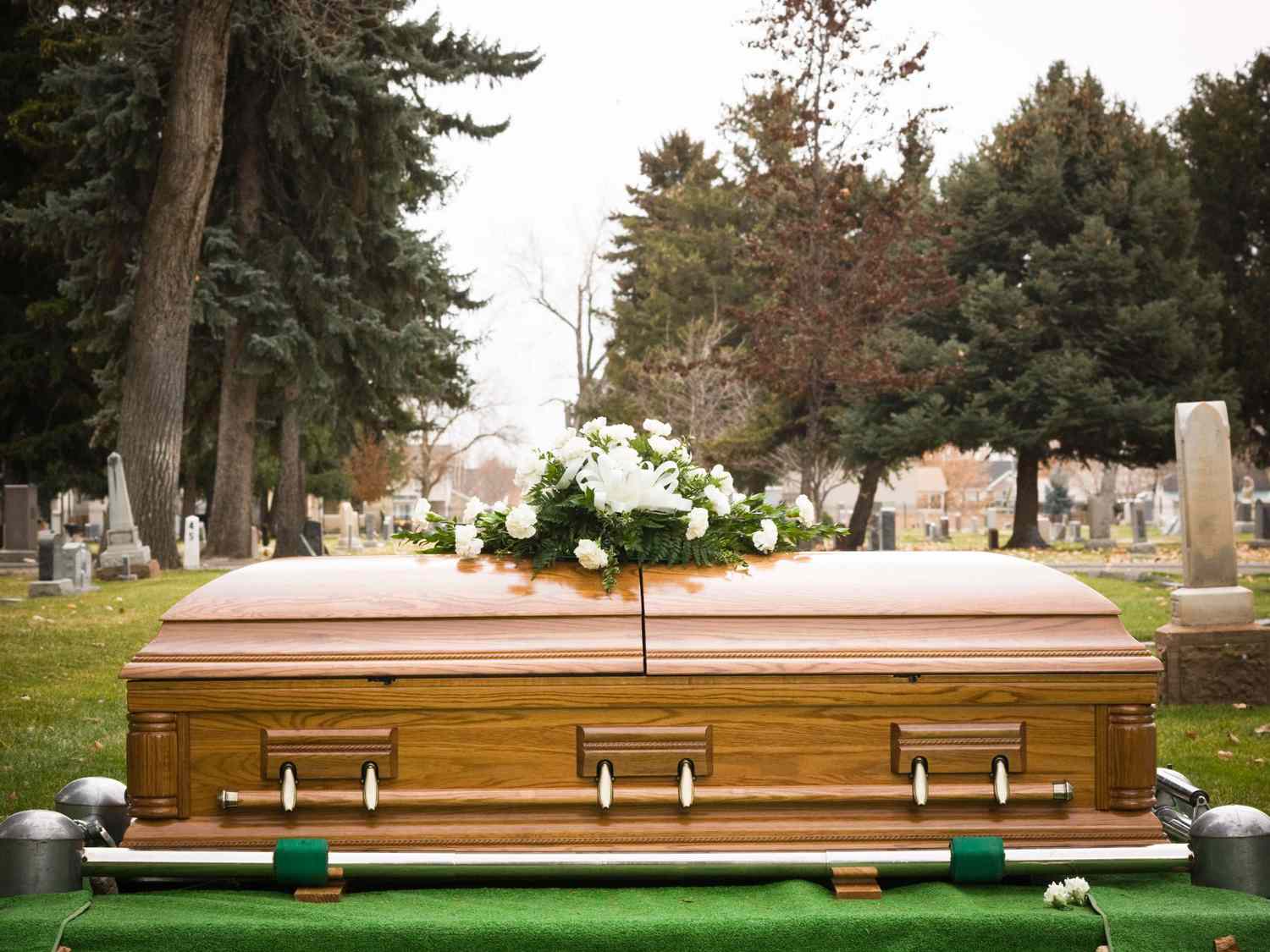 Appointing a Funeral Representative in Farmington Hills: How to Control Your Burial Wishes Under Michigan Law