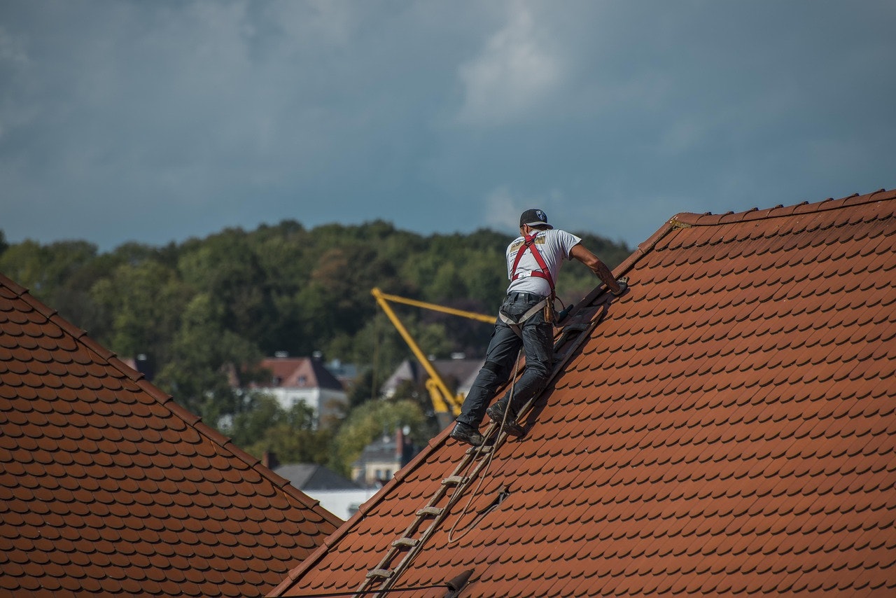 Why Roofing Contractors Should Always Include a Mediation Clause in Their Contracts