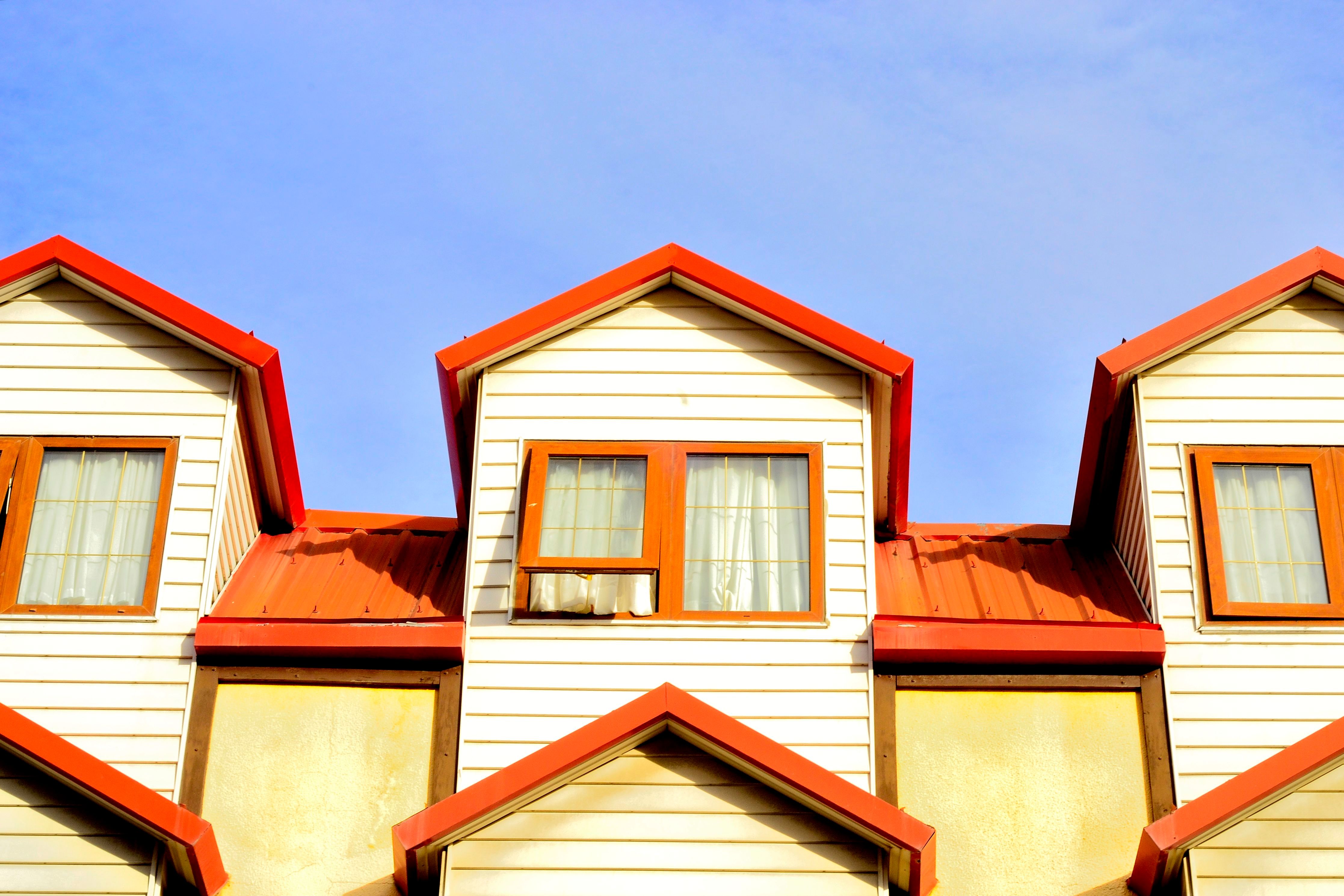 Boundary Line and Property Access Disputes in Florida: How Mediation Can Preserve Neighbor Relationships
